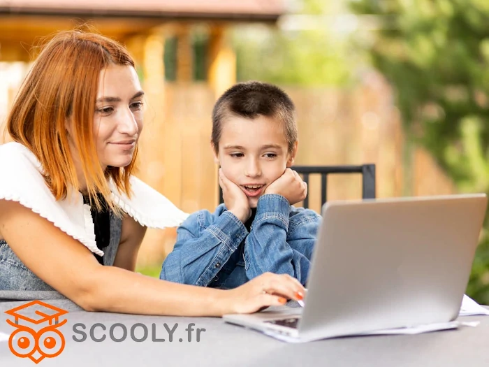 Scooly.fr soutien et accompagnement scolaire en ligne: tous les cours de toutes les matières du CP à la Terminale et profs en ligne 6 jours sur 7.